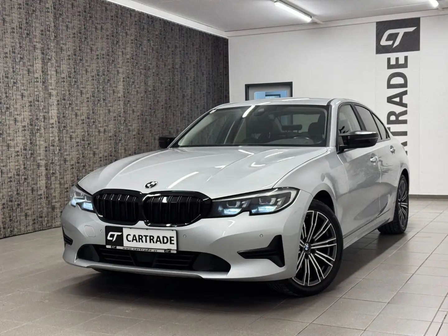 BMW 320 - 320d xDrive Silber - 1