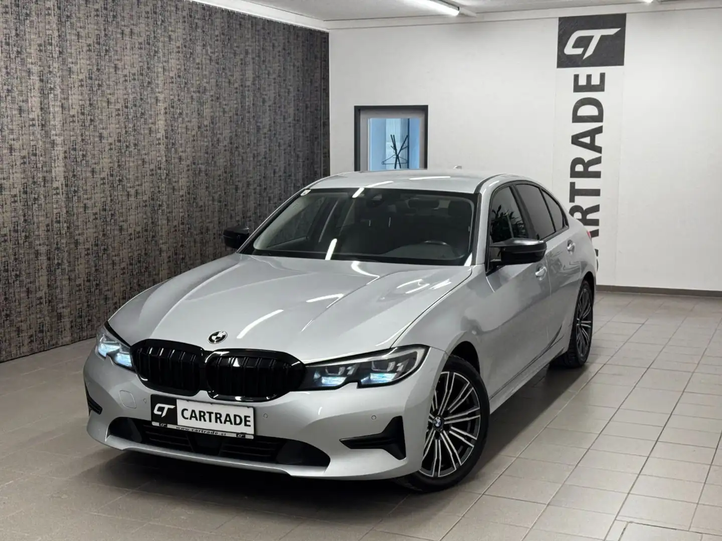 BMW 320 - 320d xDrive Silber - 2