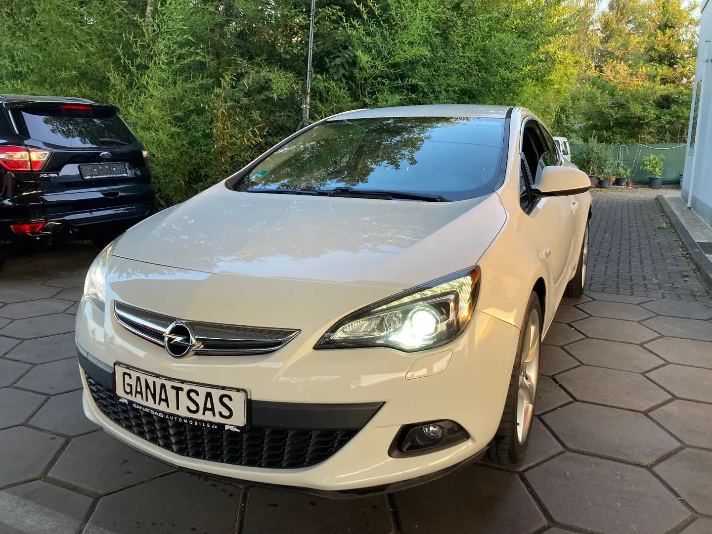 Opel Astra J GTC Innovation-Klimaaut-PDC-Xenon19 Zoll Blanc - 2