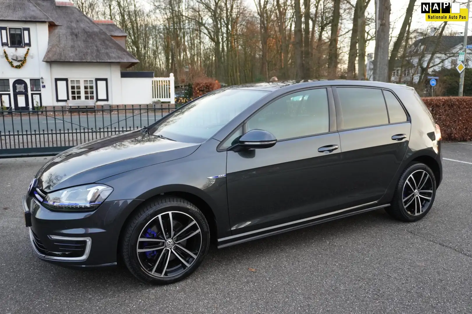 Volkswagen Golf GTE 1.4 TSI Dsg Navigatie Parkeersensoren Lm Velgen Noir - 1