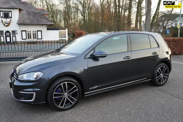 Volkswagen Golf GTE 1.4 TSI Dsg Navigatie Parkeersensoren Lm Velgen