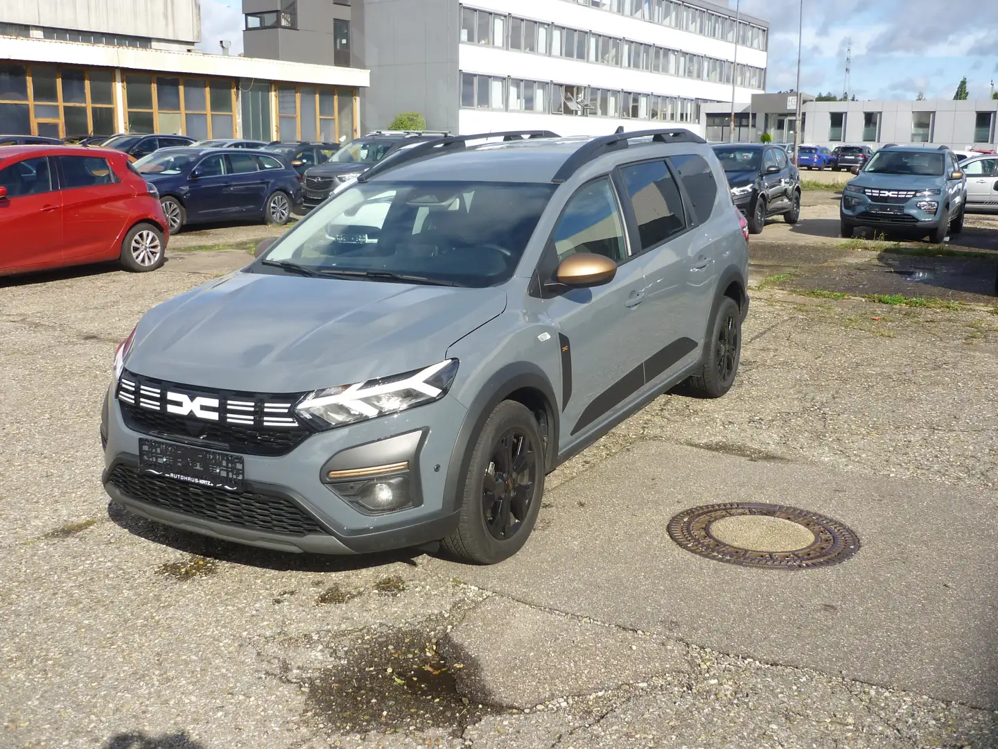 Dacia Jogger TCe 110 (7-Sitzer) Extreme+  Sitzheiz. /Navi/ Grau - 1