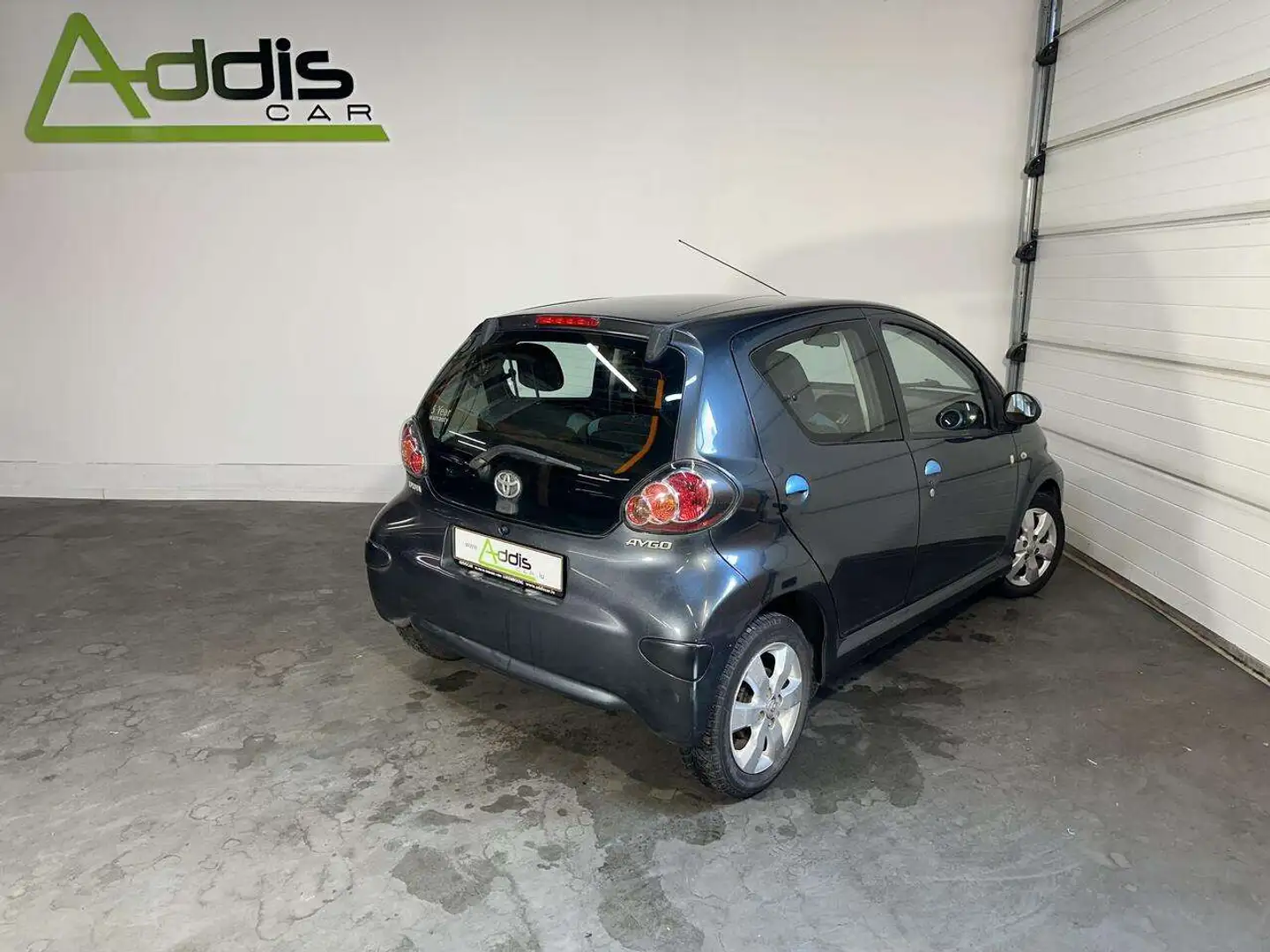 Toyota Aygo 1.0 VVT-I 68 CV COLOR EDITION Grijs - 2