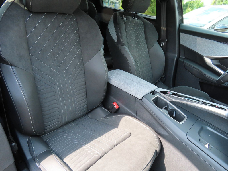 Peugeot 5008 GT Hybrid 145 e-DSC6 *Alcantara*AGR*7Sitzer — photo 12