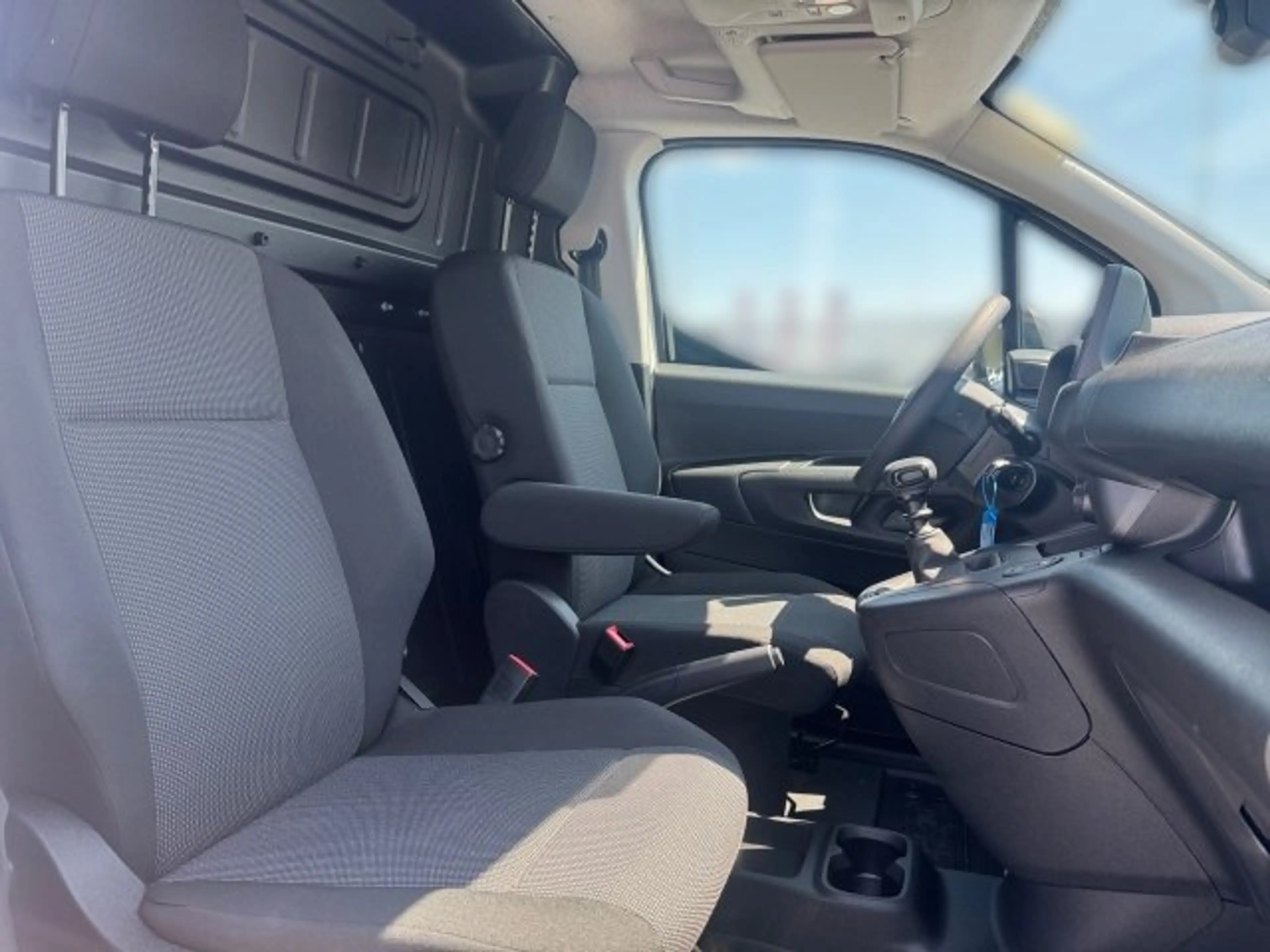 Toyota Proace City Praoce City L1 1,5D Duty + Erhöhte Nutzlast — photo 6