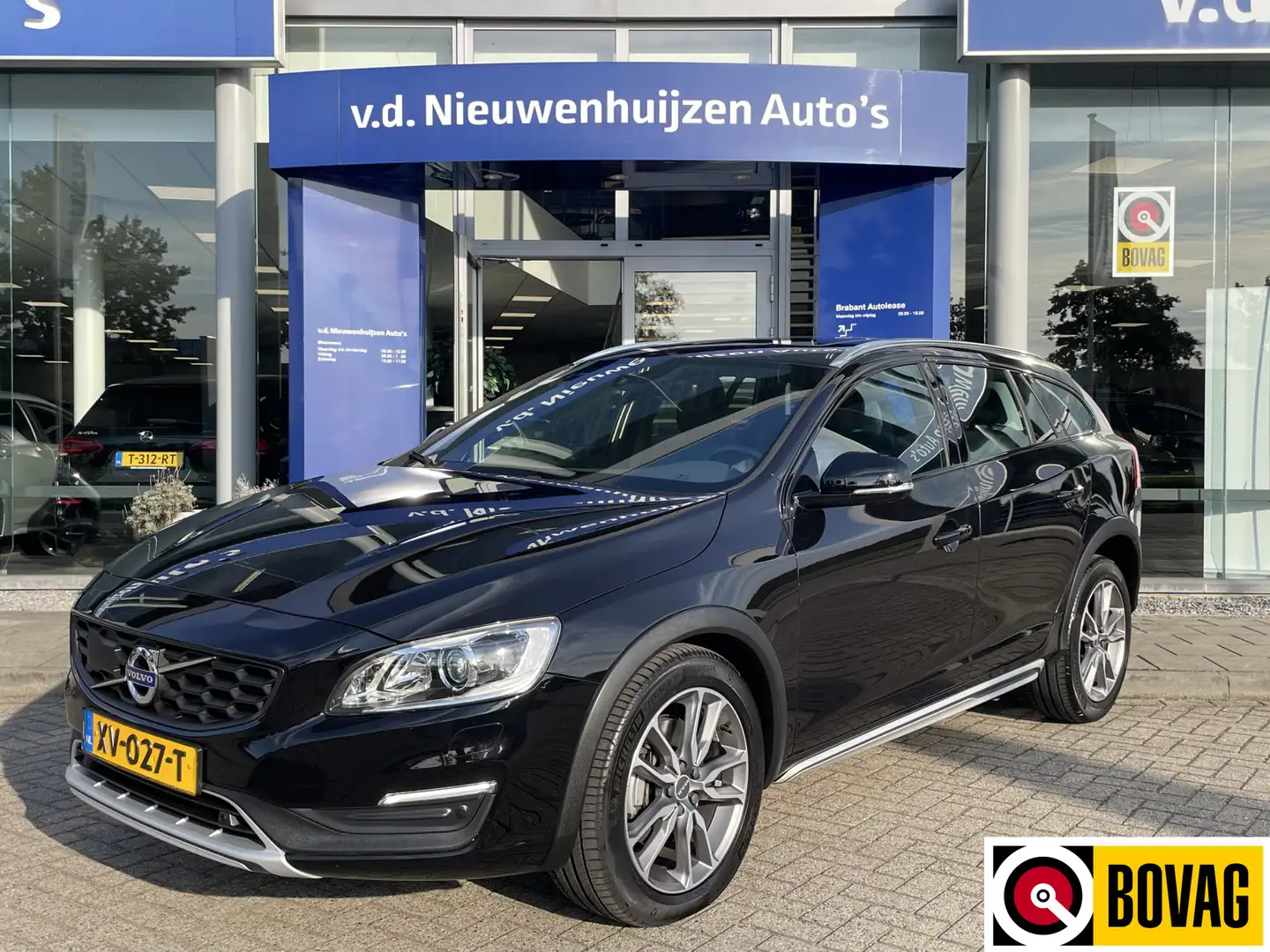 Volvo V60 Cross Country 2.0 T5 Polar+ | 1e eigenaar | Achteruitrijcamera | Noir - 1
