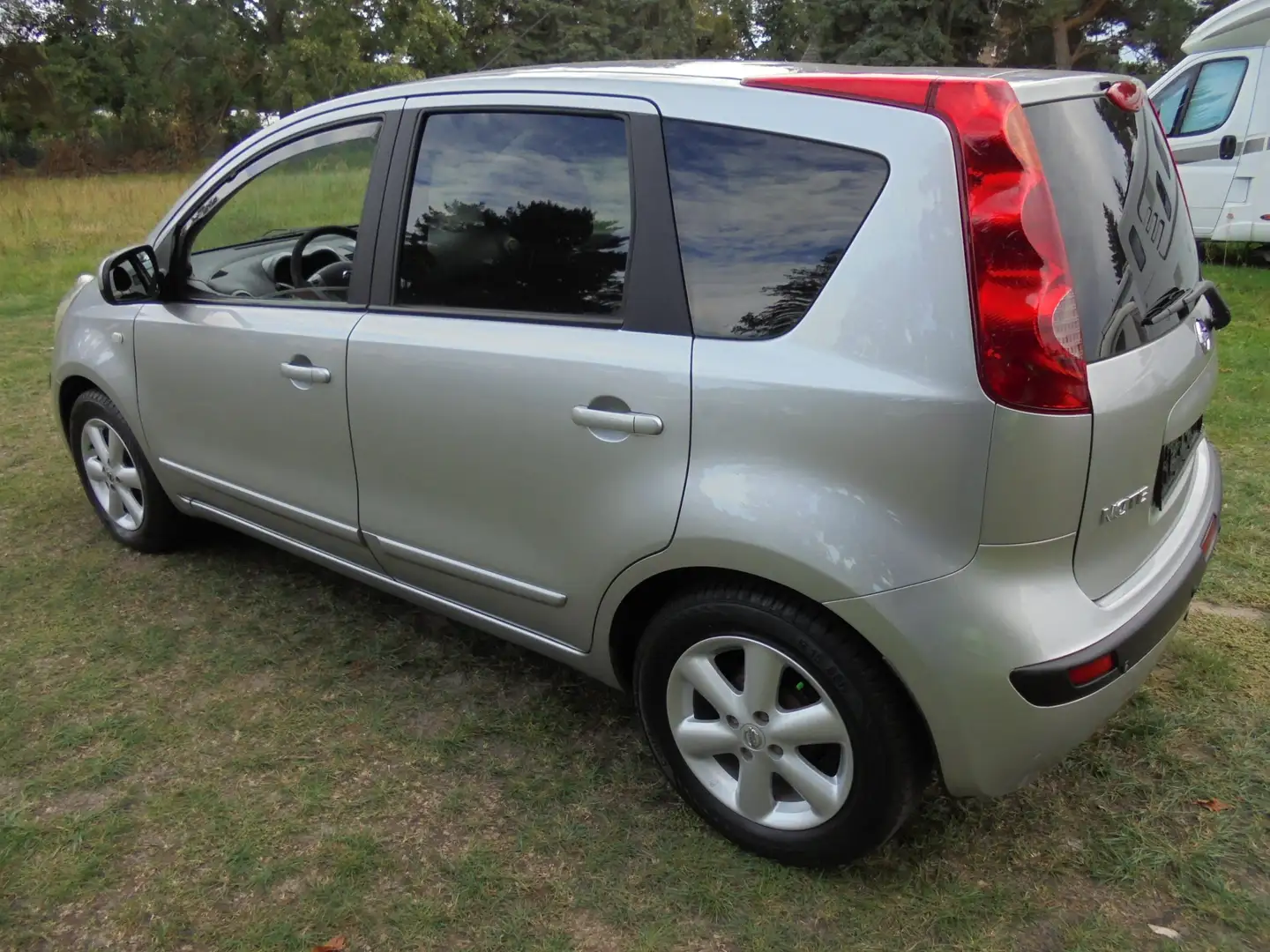 Nissan Note 1.6 tekna Automatik Klima Tüv neu 2.Hand Grau - 2