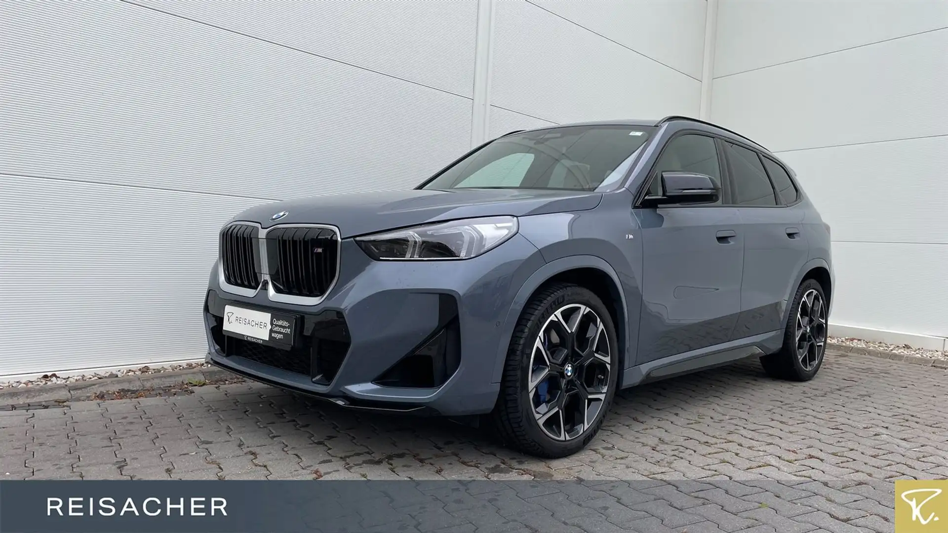 BMW X1 M35i xDrive DAPro.HuD,AHK,Pano,adLED,H/K Grau - 1
