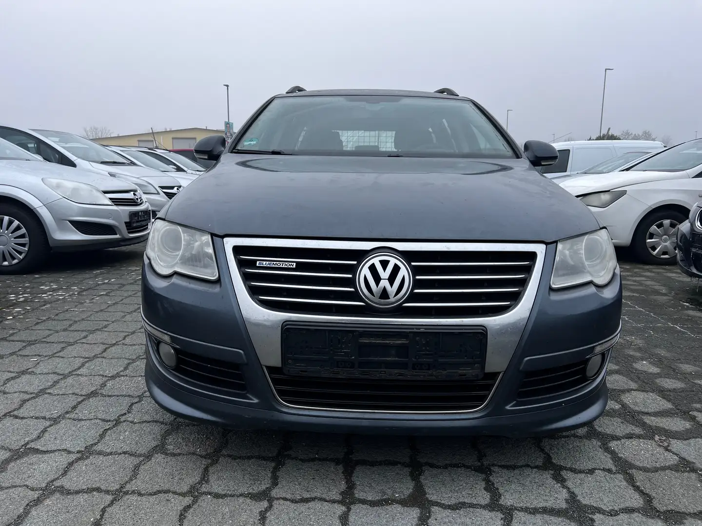 Volkswagen Passat Variant 1.6 TDI DPF BlueMotion Grau - 2