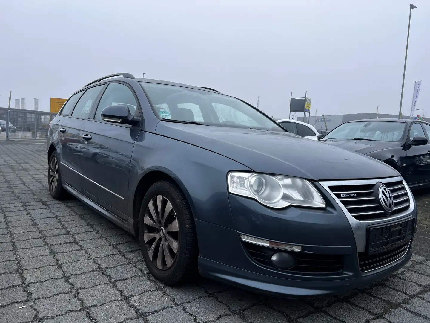 Volkswagen Passat Variant 1.6 TDI DPF BlueMotion Grau - 1