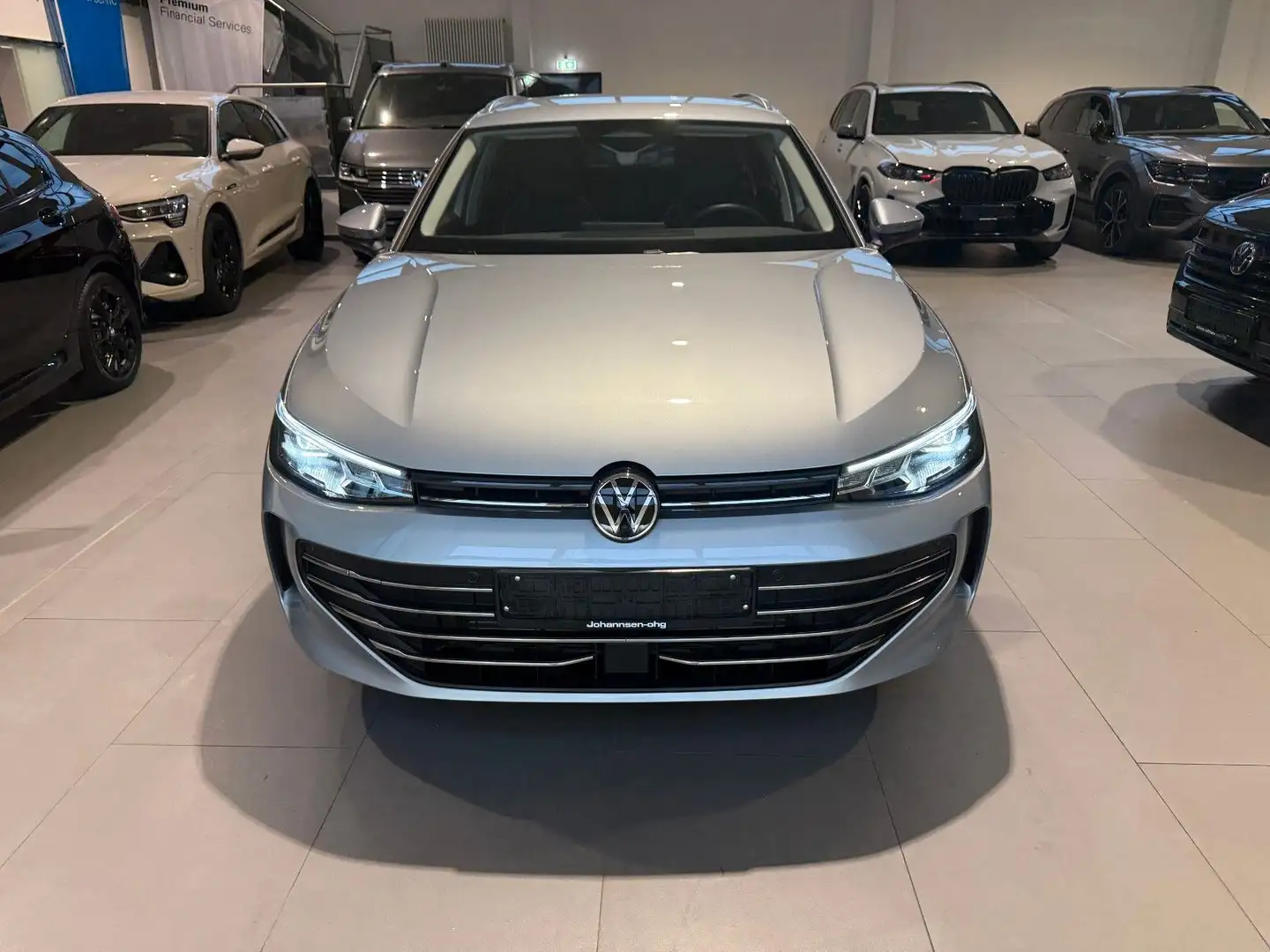Volkswagen Passat Variant 2.0 TDI DSG Business AHK,ACC,KAM Argent - 2