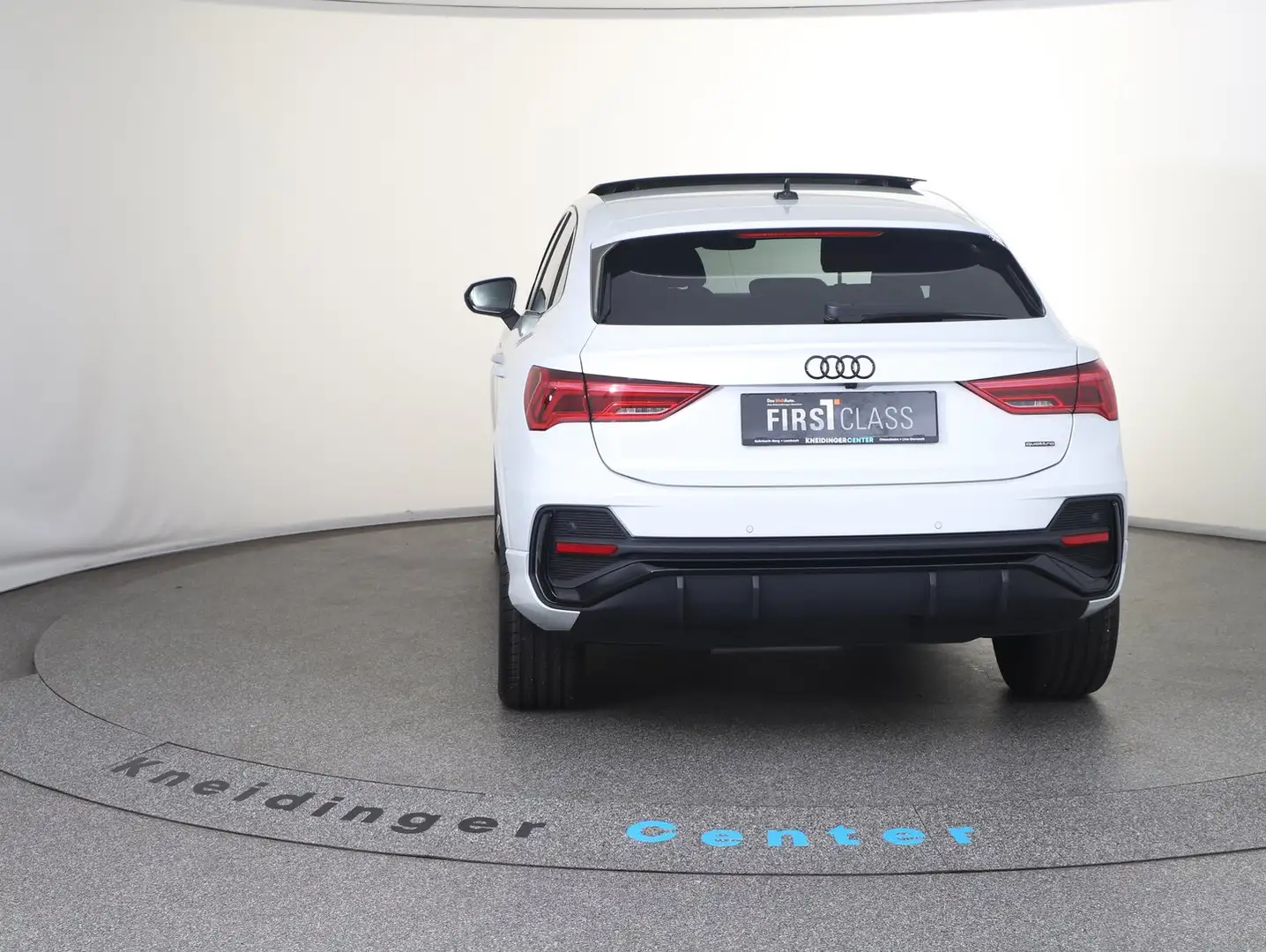 Audi Q3 40 TDI quattro S line ext. Weiß - 2