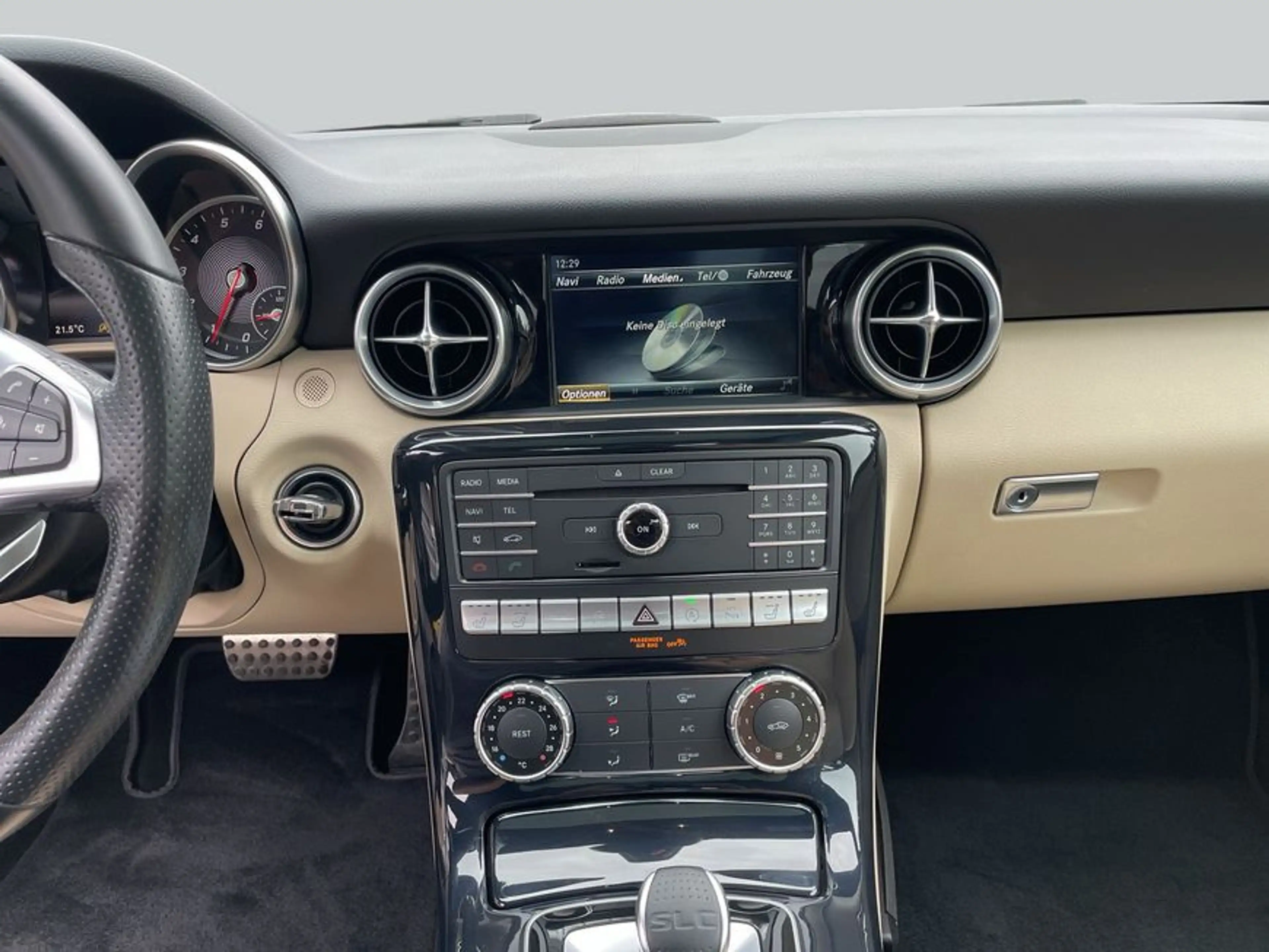 Mercedes-Benz SLC 300 SLC — photo 14