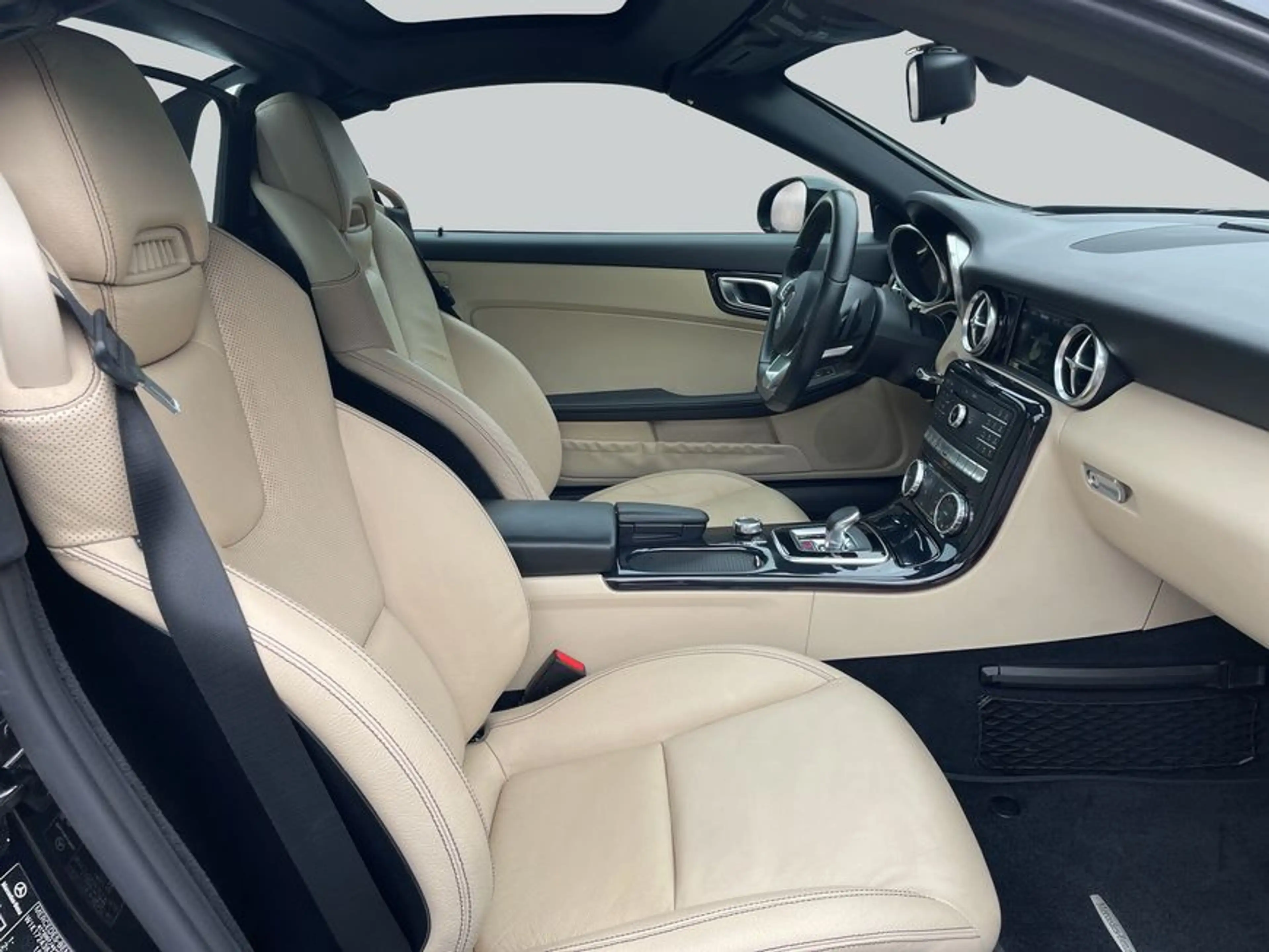 Mercedes-Benz SLC 300 SLC — photo 12