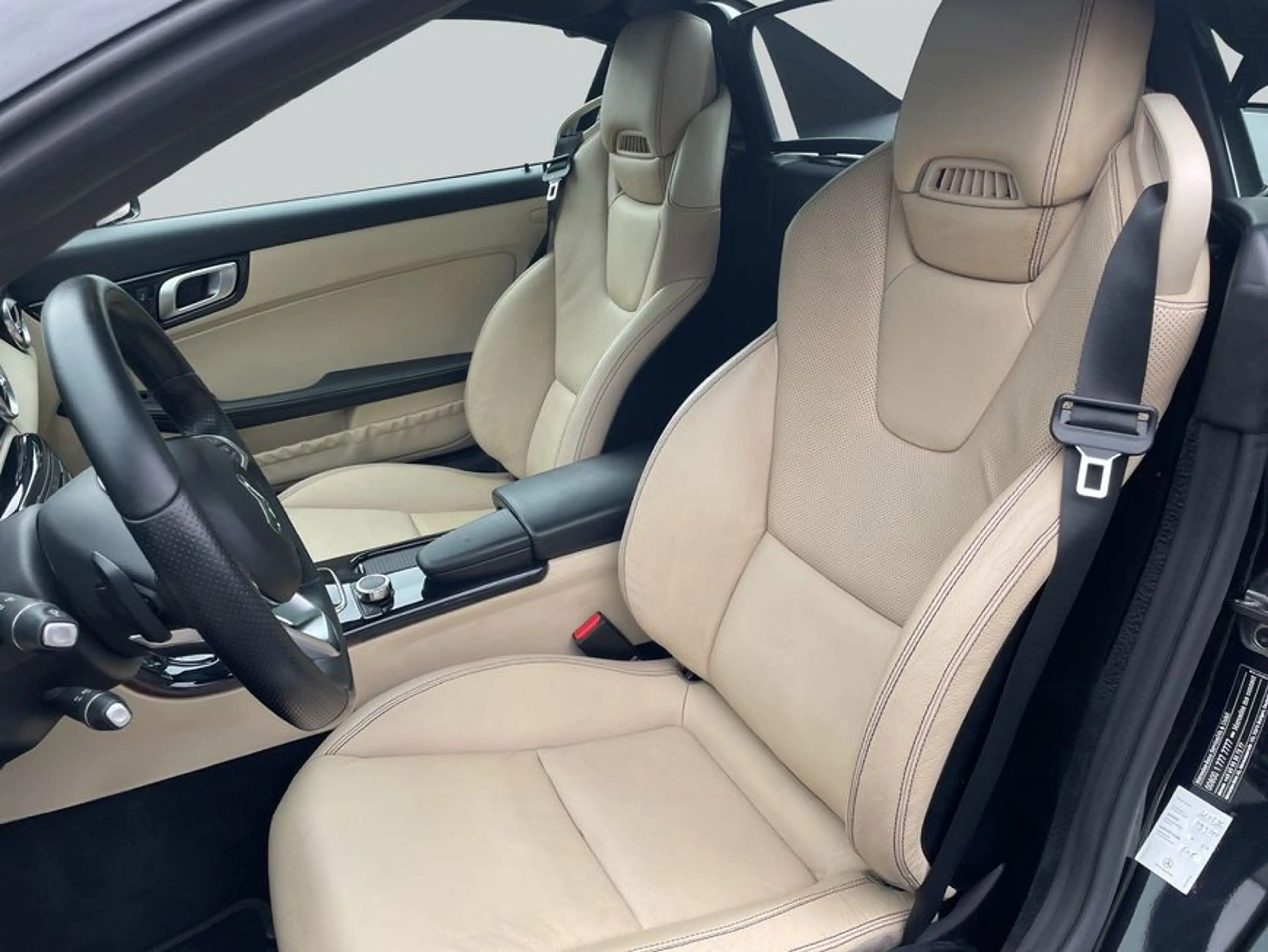 Mercedes-Benz SLC 300 SLC — photo 10