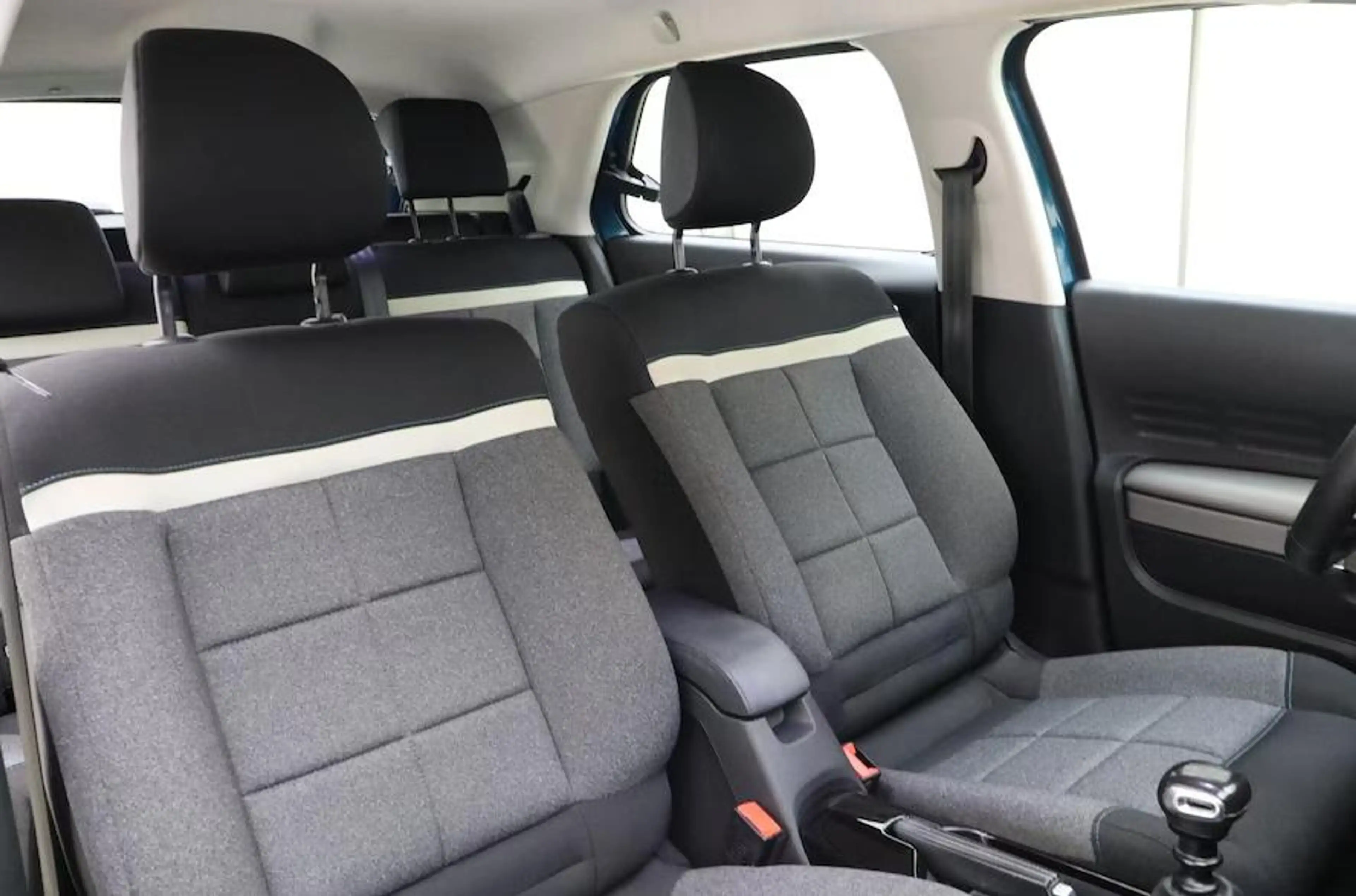 Citroen C4 Cactus 1.2 PureTech Business Plus Achteruitrijcamera, In — photo 4