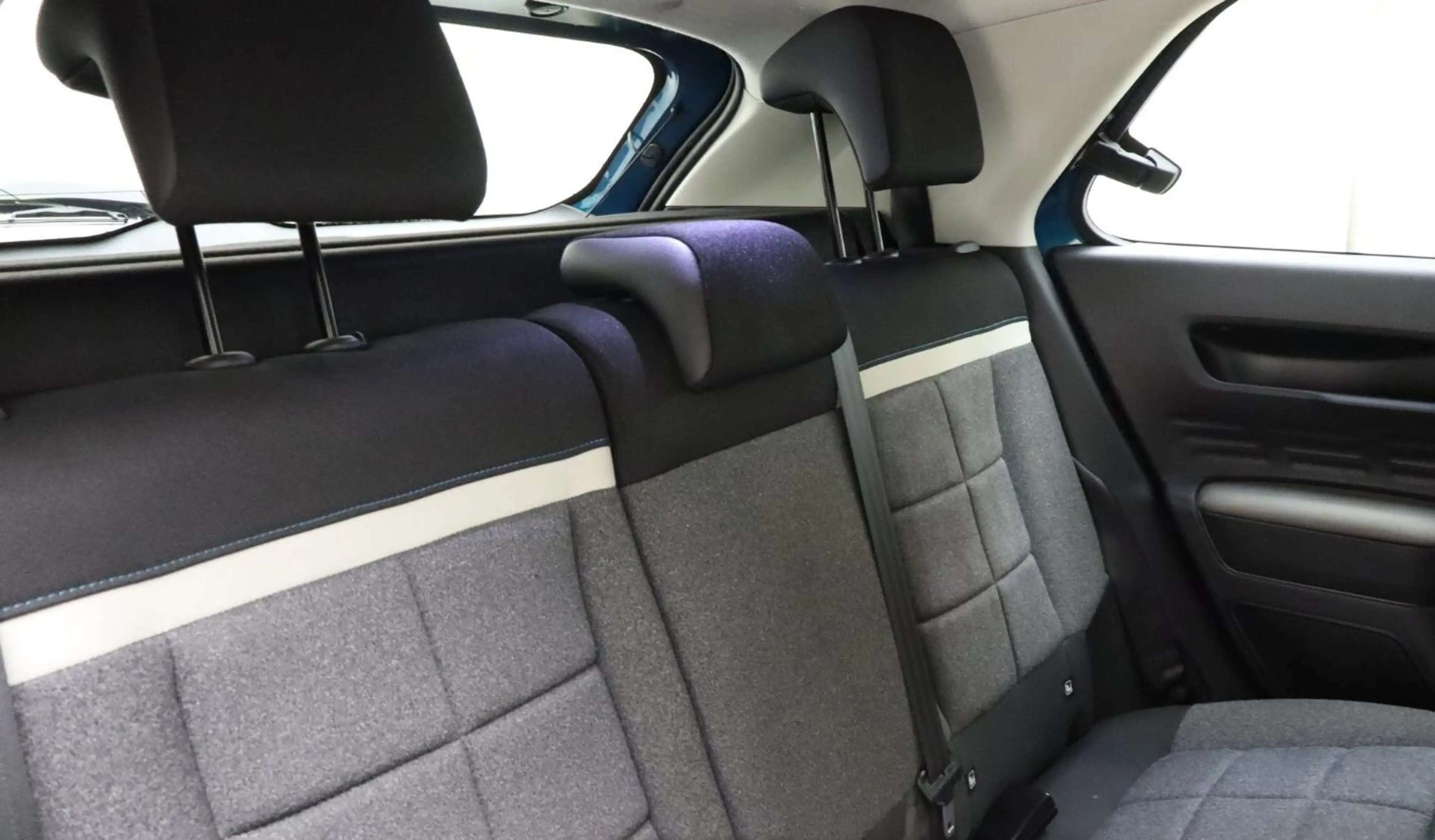 Citroen C4 Cactus 1.2 PureTech Business Plus Achteruitrijcamera, In — photo 5