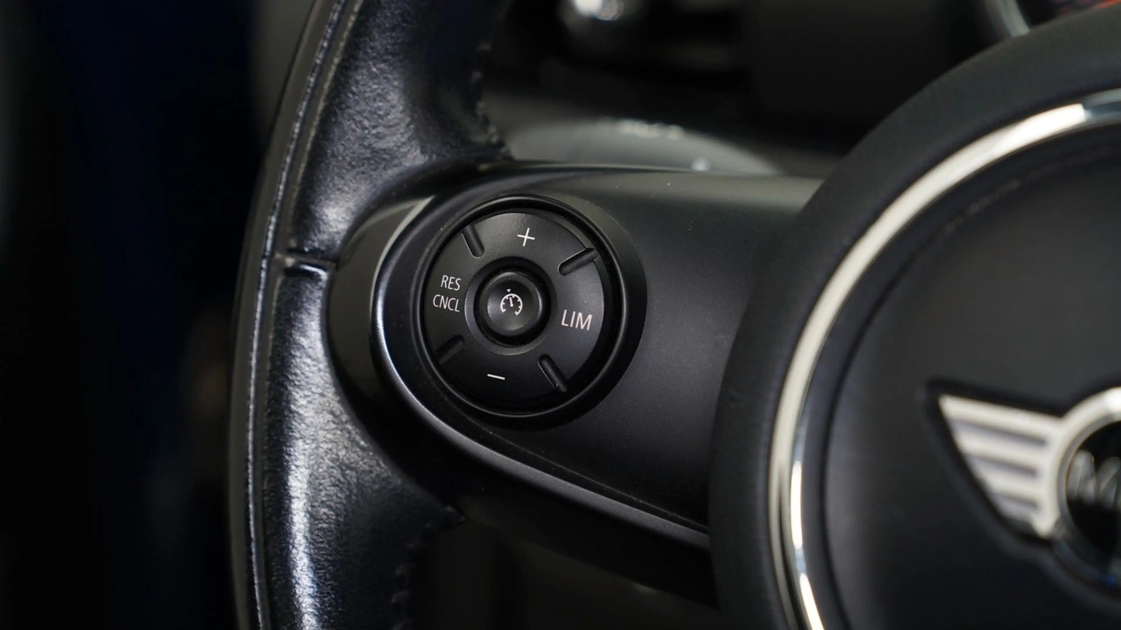 MINI One Clubman ONE Clubman *AUTOMATIK*PDC*KLIMA*TEMP*KEYLES*SHZ — photo 11