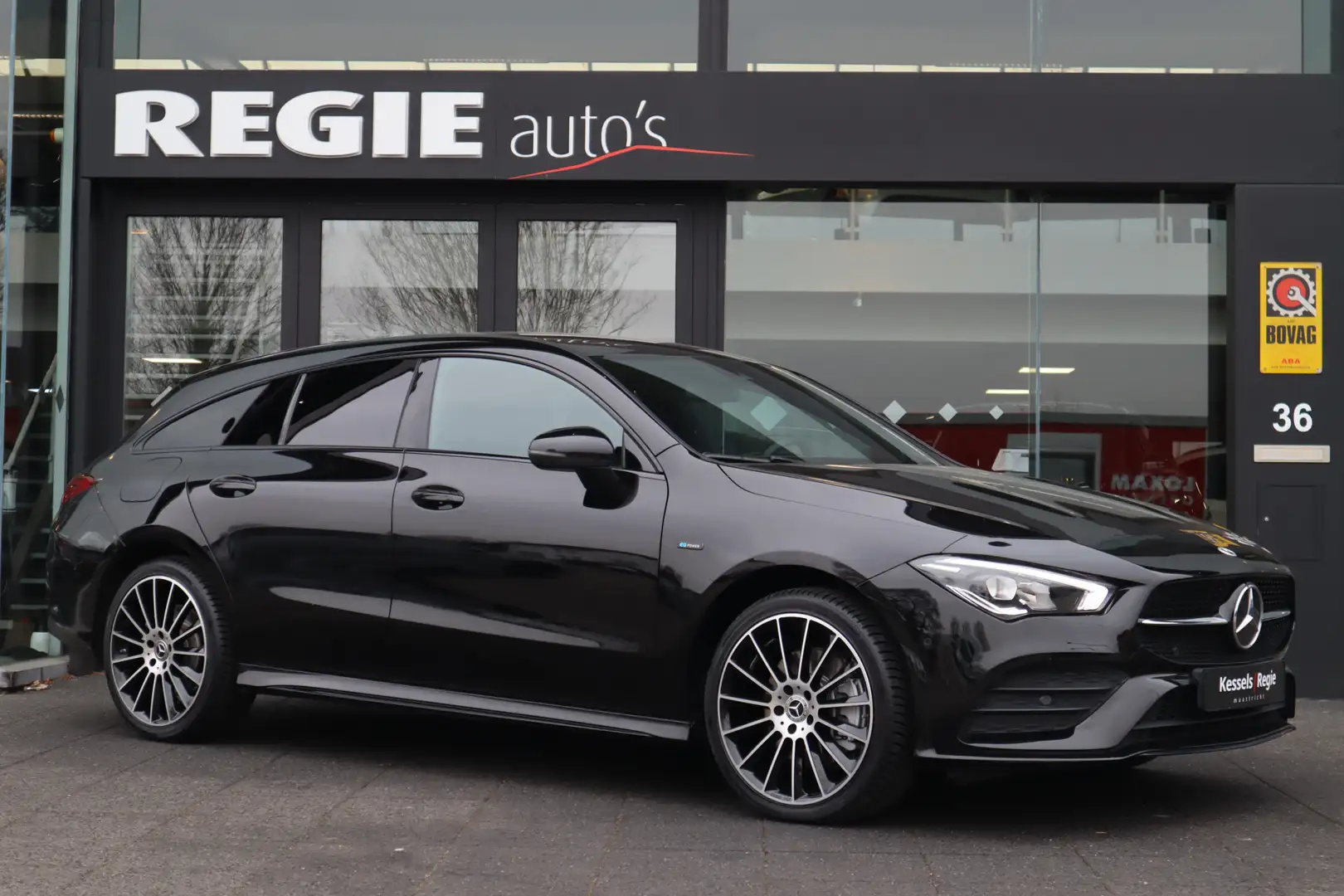 Mercedes-Benz CLA 250 Shooting Brake e AMG Line Night Navi LED Ambiente Zwart - 2