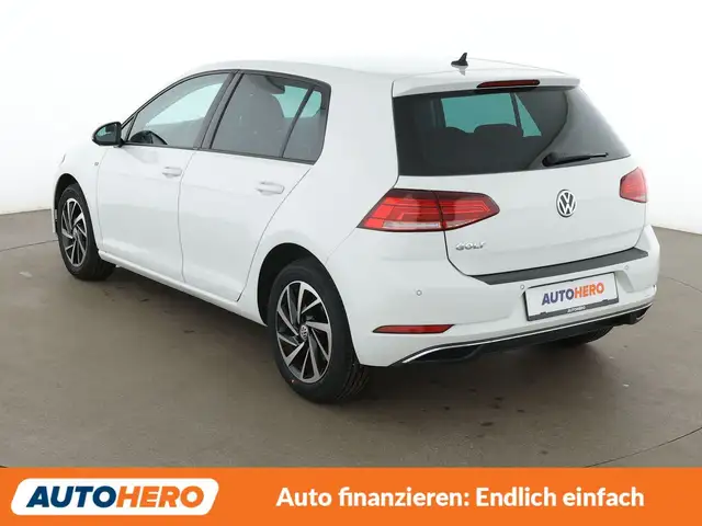 Volkswagen Golf view 4