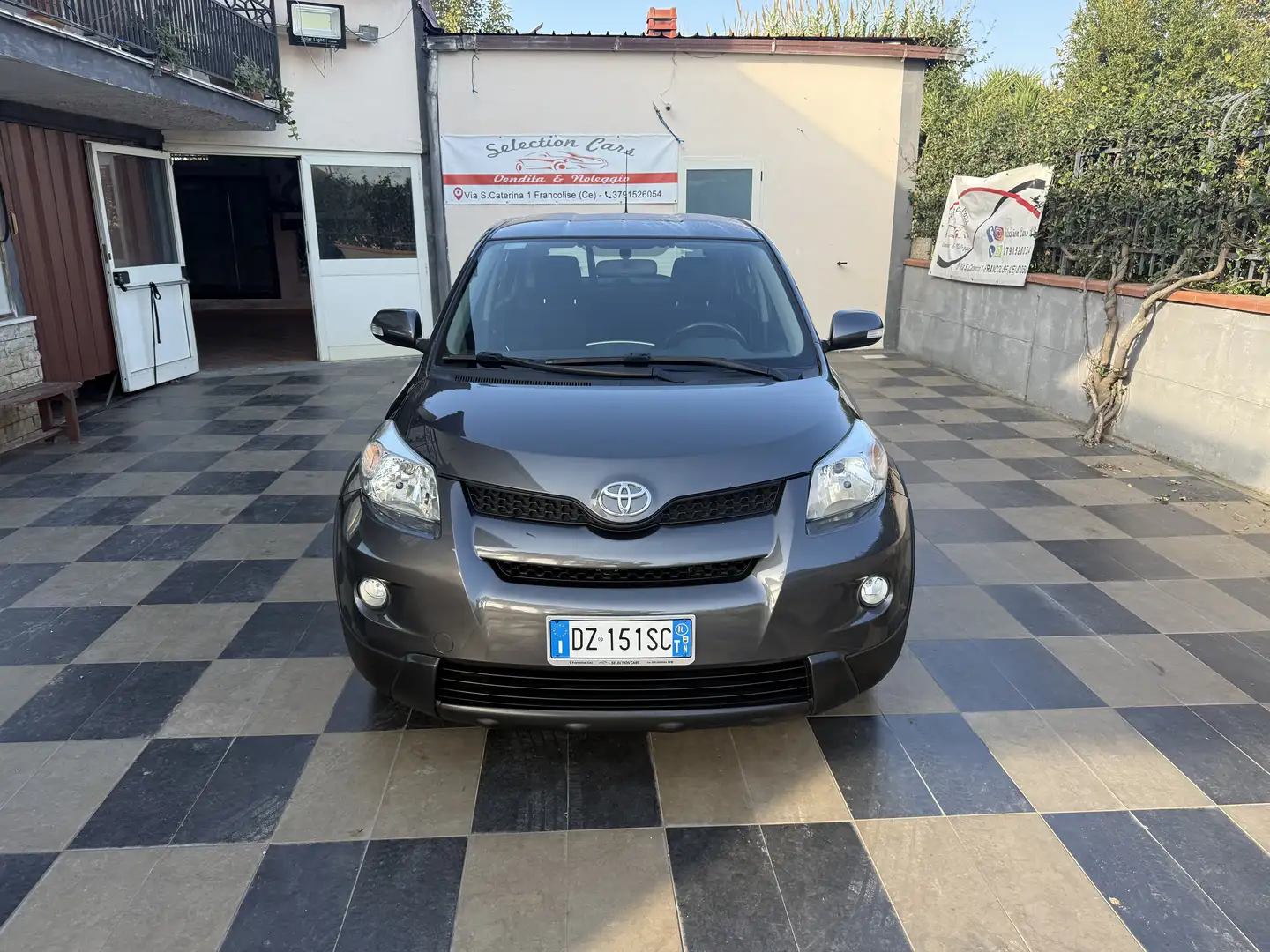 Toyota Urban Cruiser 1.4 d-4d Luxury Awd - 1