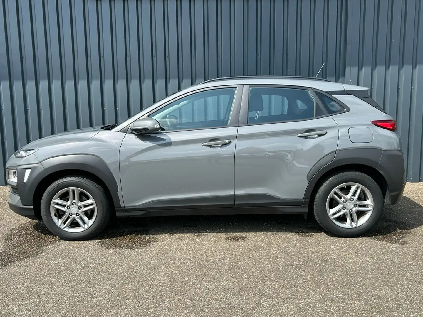 Hyundai KONA 1.0 T-GDI 120pk 2WD Comfort | Android Auto | Apple Grijs - 2