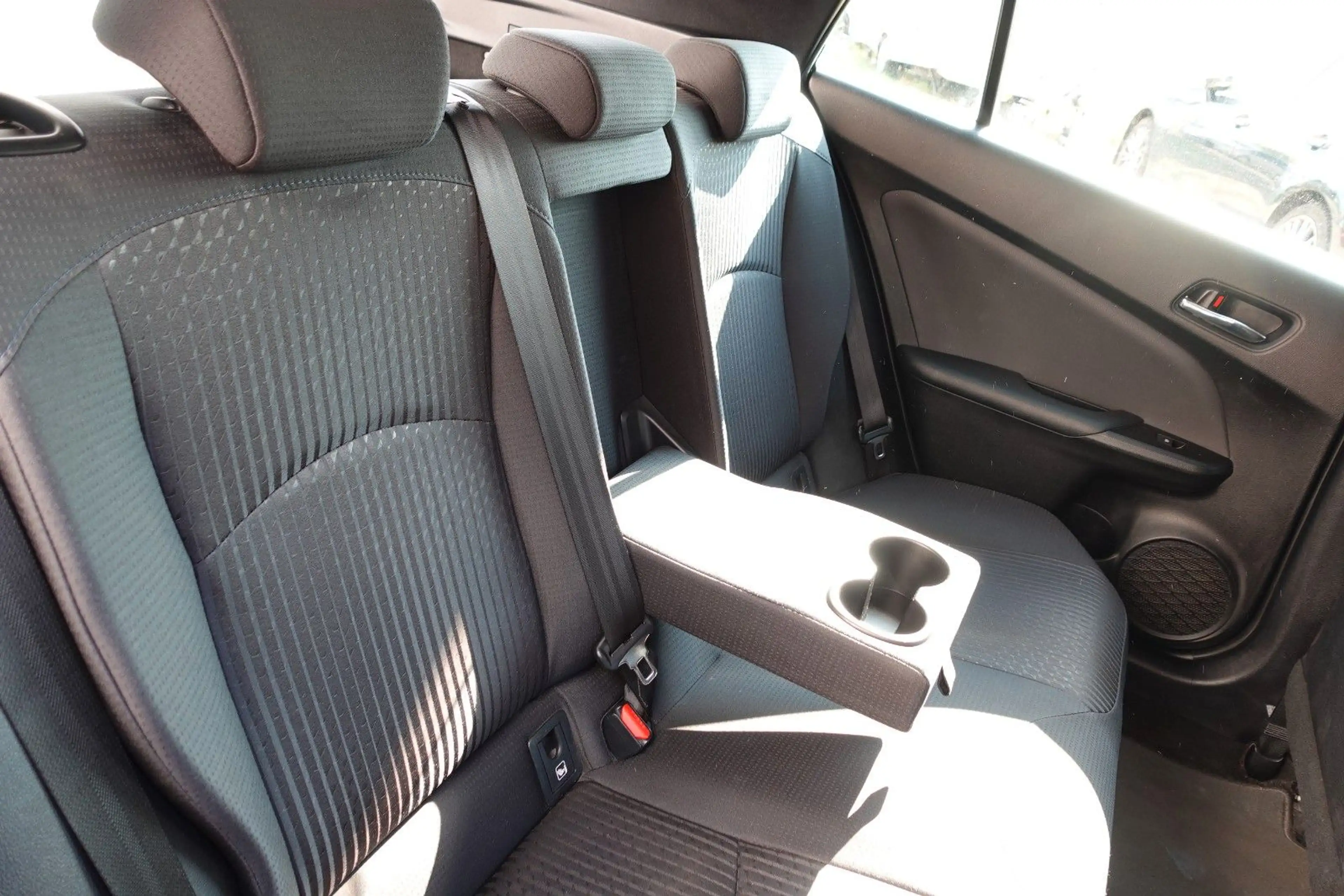 Toyota Prius 1.8l Comfort 3 Jahre Garantie — photo 9