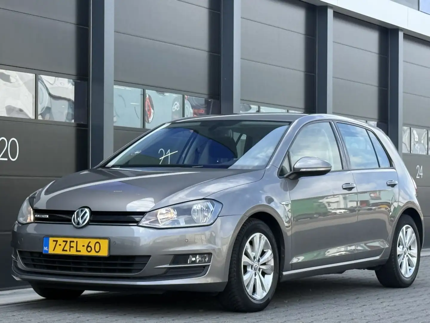 Volkswagen Golf Variant 1.6 TDI Bluemotion Grau - 1
