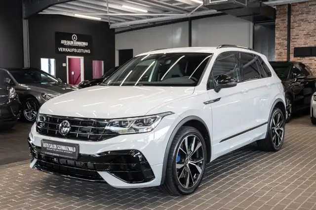 Volkswagen Tiguan view 2