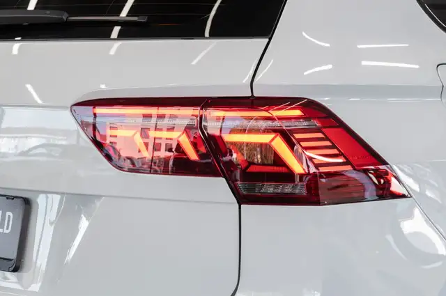 Volkswagen Tiguan view 8