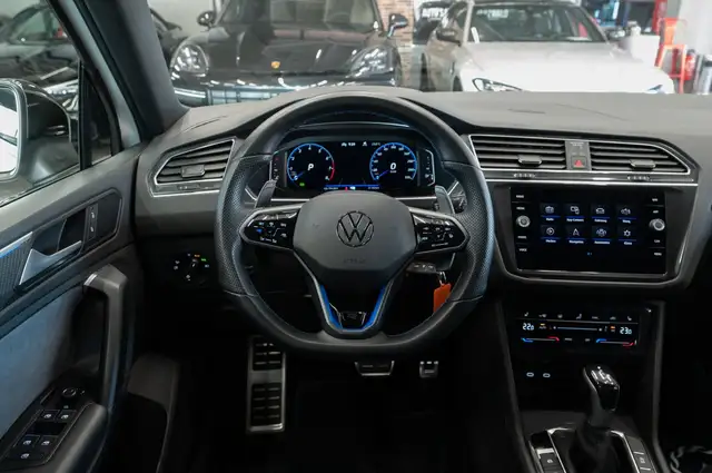 Volkswagen Tiguan view 14