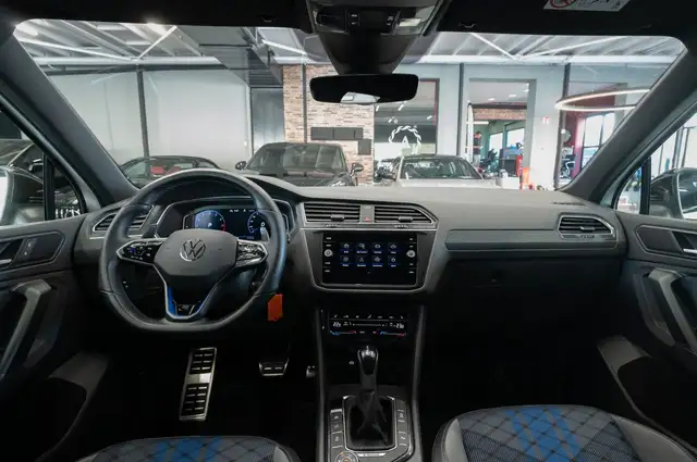 Volkswagen Tiguan view 13