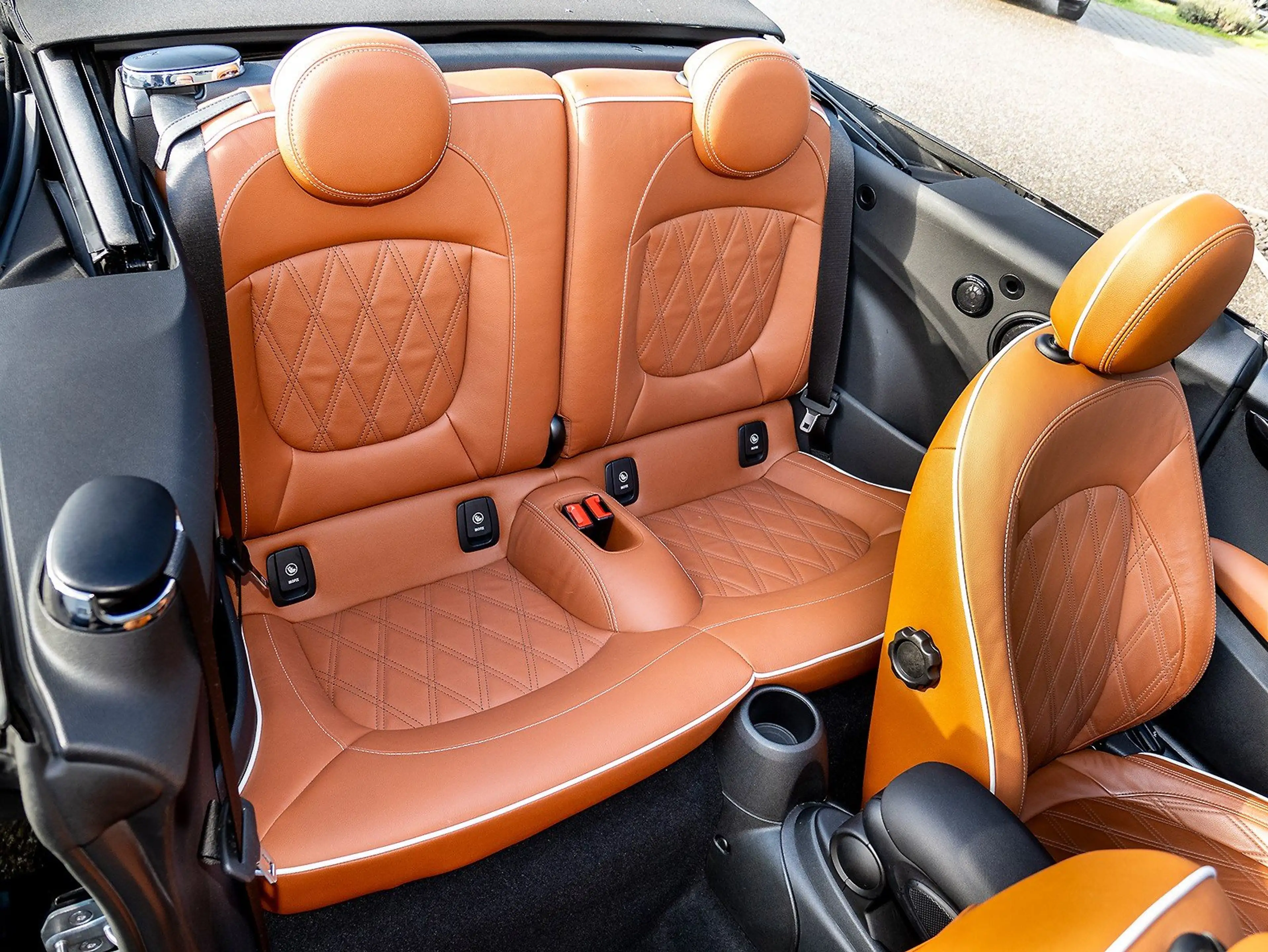 MINI Cooper S Cabrio Cooper S Cab. HUD K/Ksound Leder LED Cam 1VB DAB — photo 18