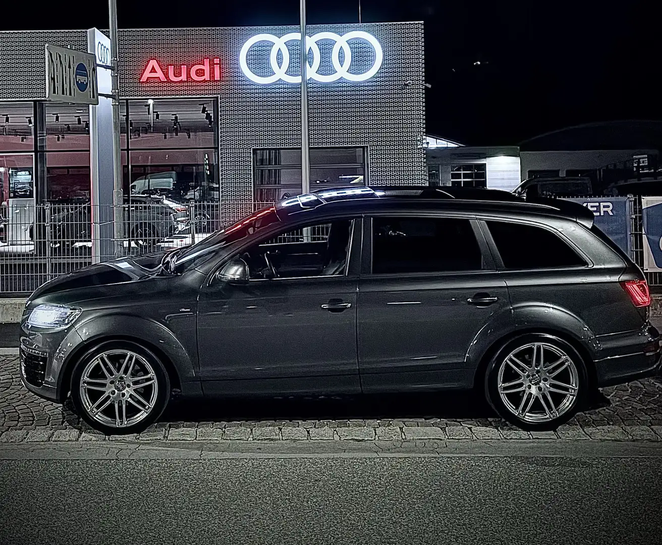 Audi Q7 3.0 TDI DPF clean diesel quattro tiptronic Grau - 1