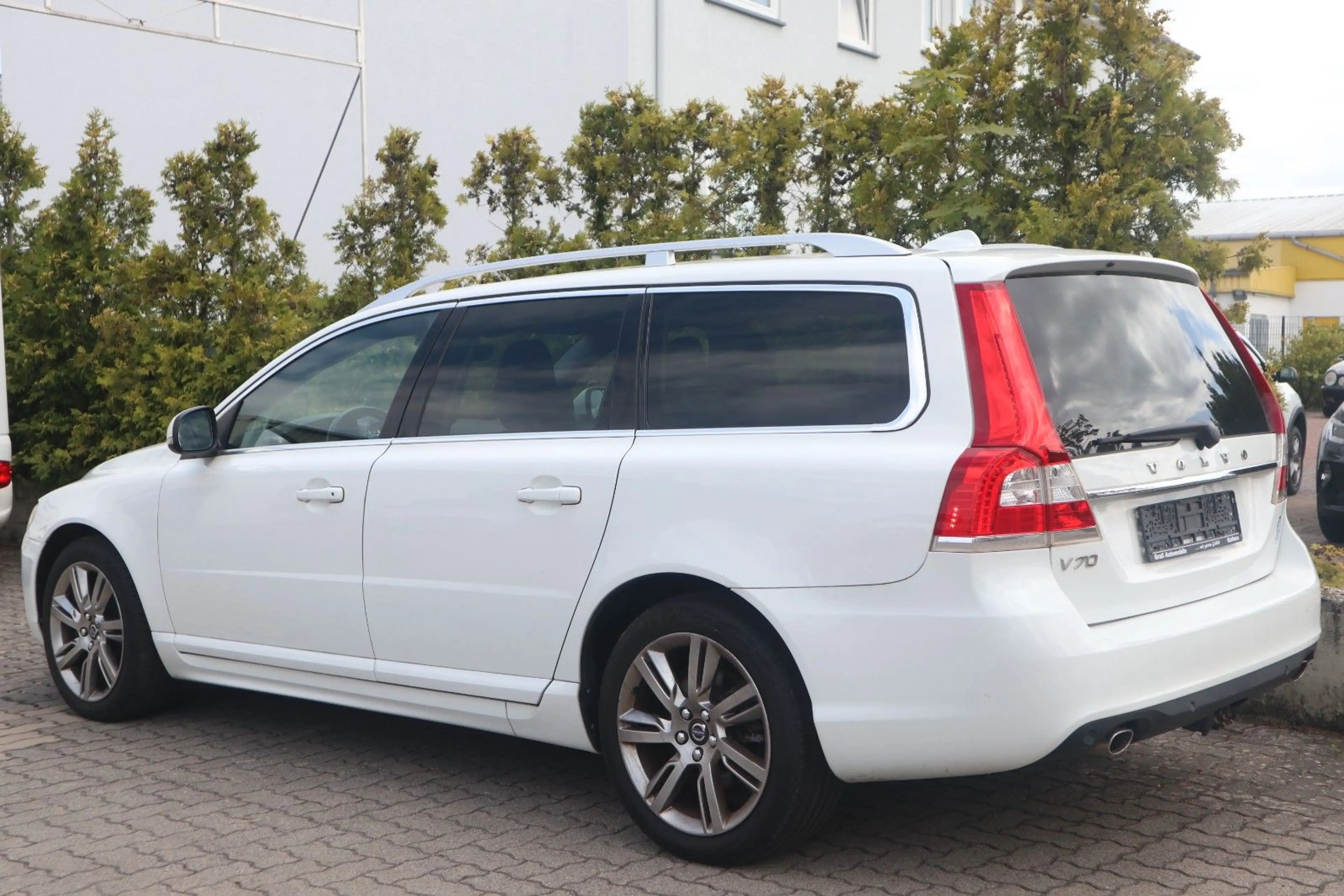 Volvo V70 D5 Summum *Unfallfrei/Standhzg./Schaltung* — photo 4