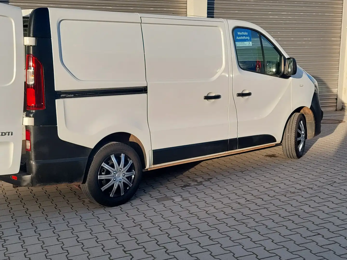 Opel Vivaro Kasten L1H1  2,7t * AHK * MwSt. * Gepflegt Weiß - 2
