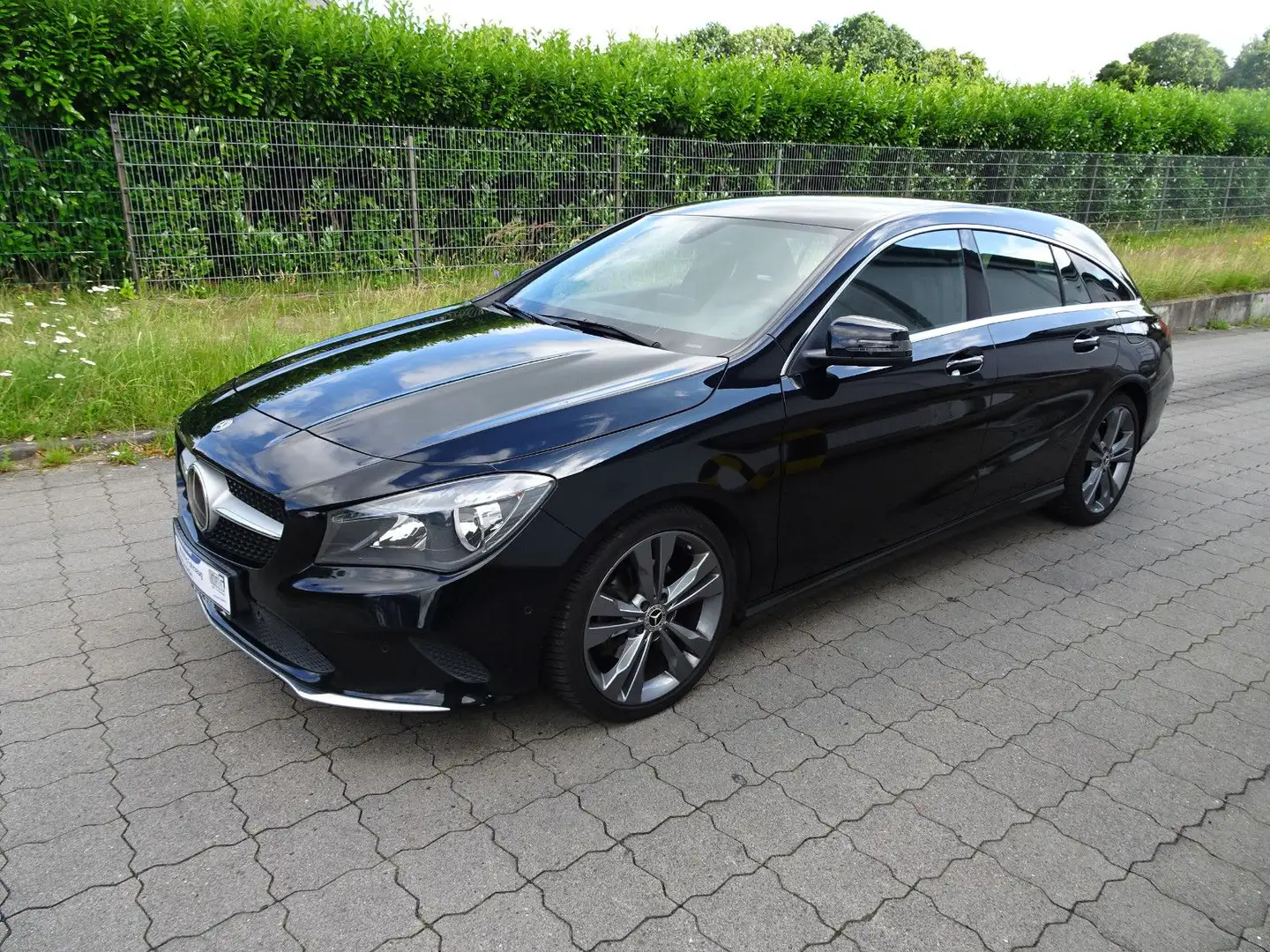 Mercedes-Benz CLA 200 / Automatik/ Navi/AHK Nero - 1