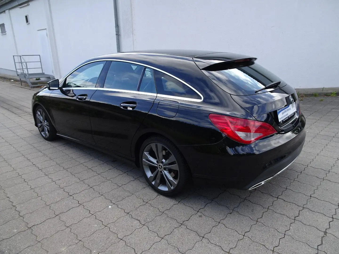 Mercedes-Benz CLA 200 / Automatik/ Navi/AHK Nero - 2
