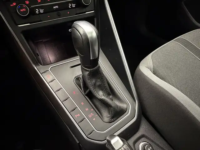 Volkswagen Polo view 8