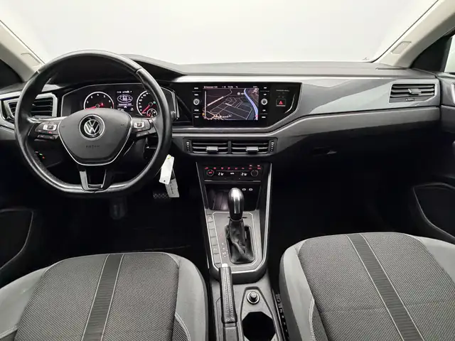 Volkswagen Polo view 3