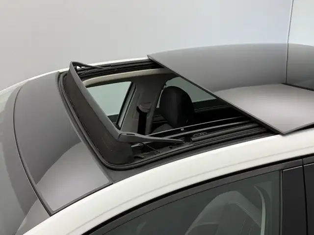 Volkswagen Polo view 4