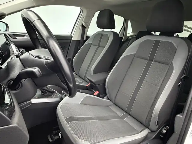 Volkswagen Polo view 9