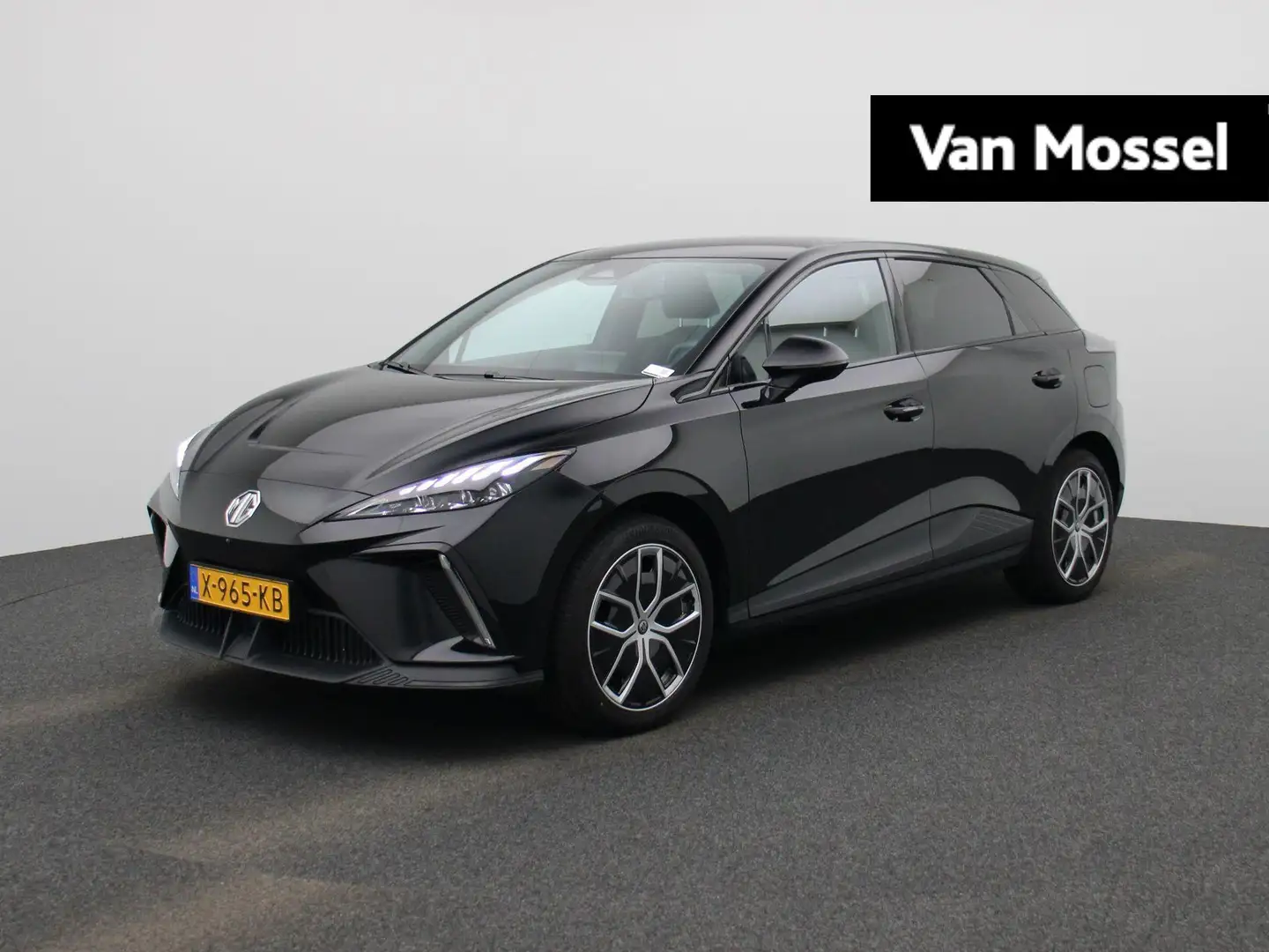 MG MG4 Electric Luxury 64 kWh MG 4 Luxury 64 kWh Zwart - 1