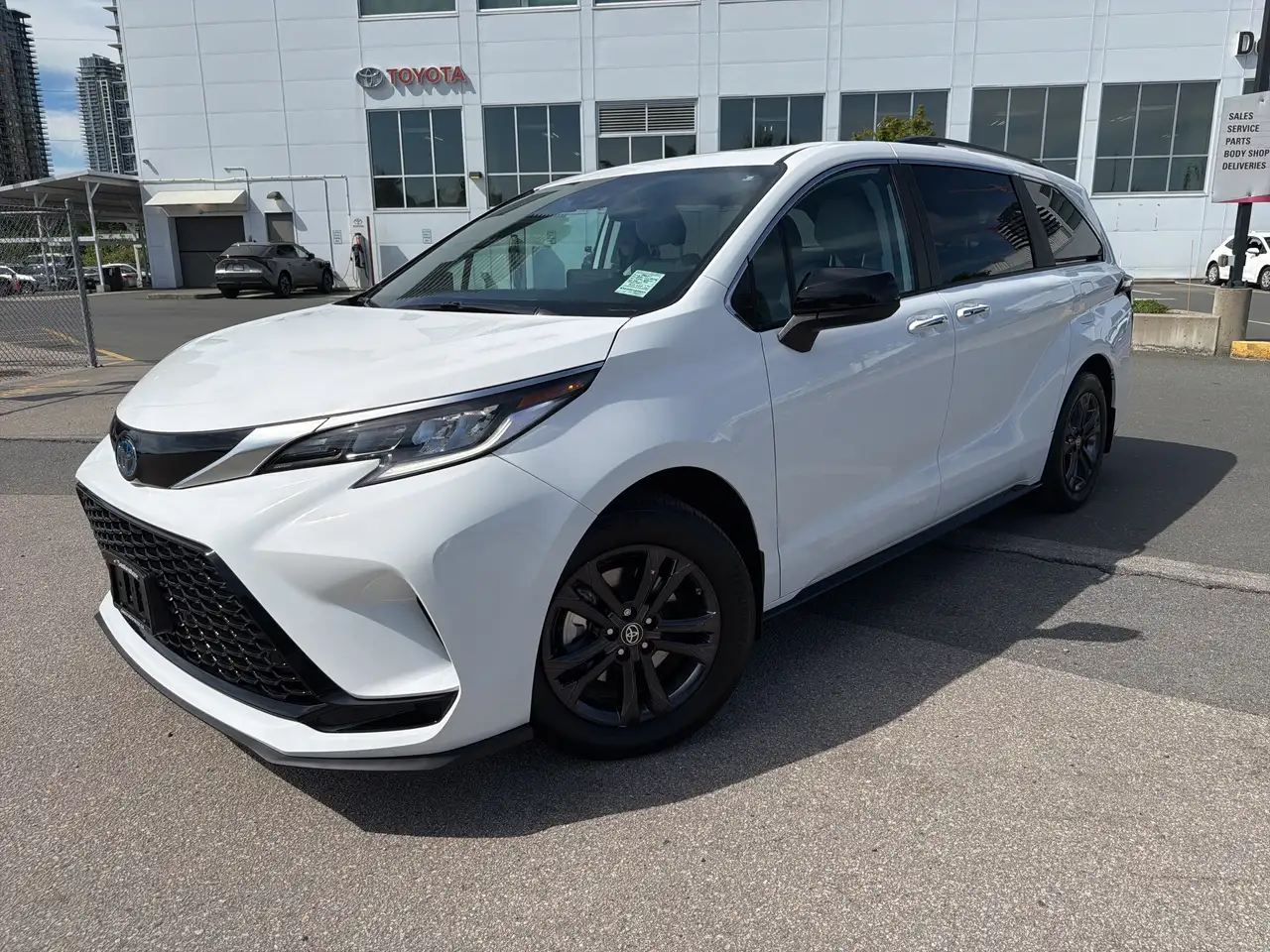 Toyota Sienna photo Toyota Sienna