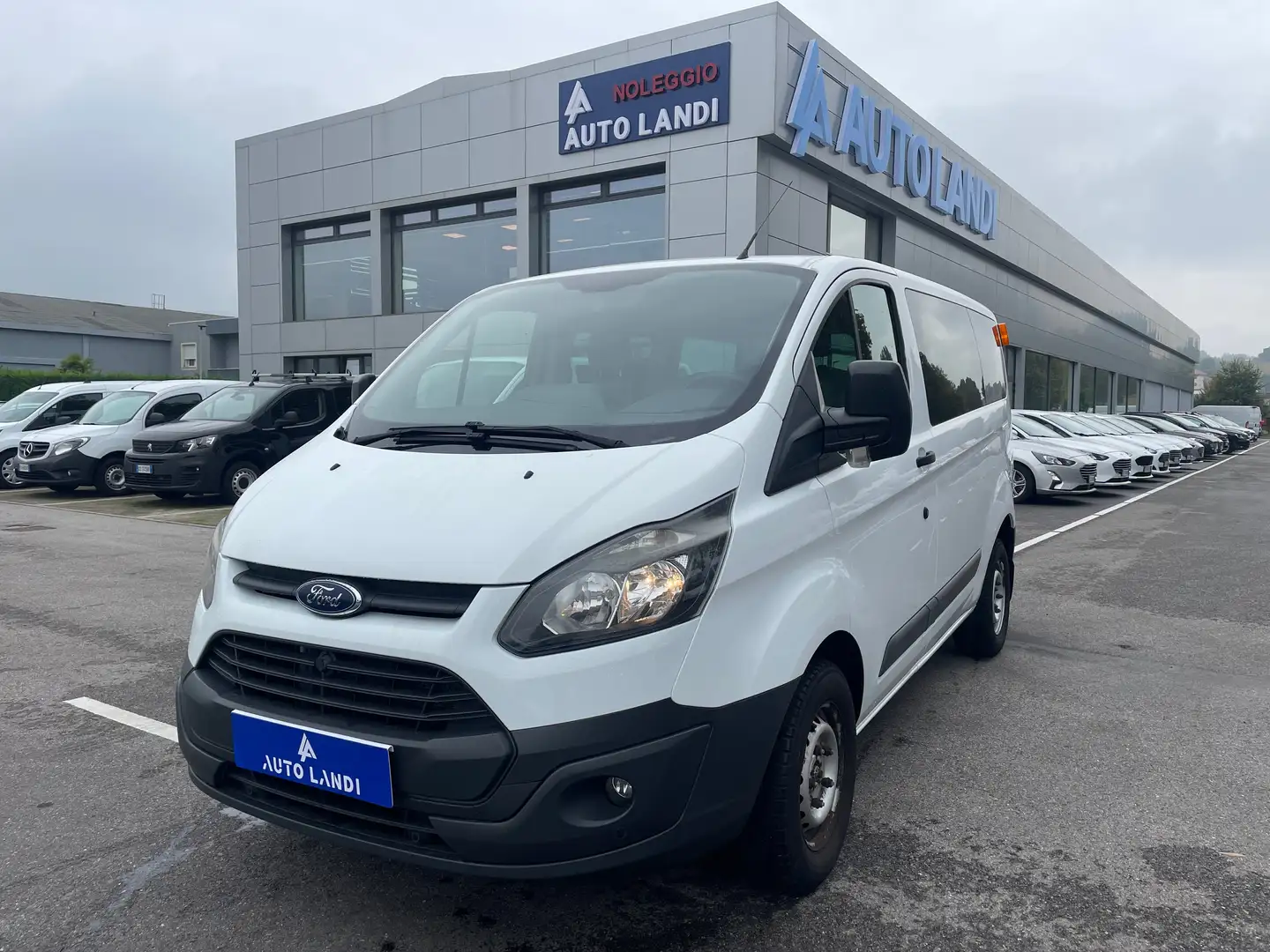 Ford Tourneo Custom Transit Custom 270 E5 2.2 tdci 125cv Trend L1H1 Bianco - 1