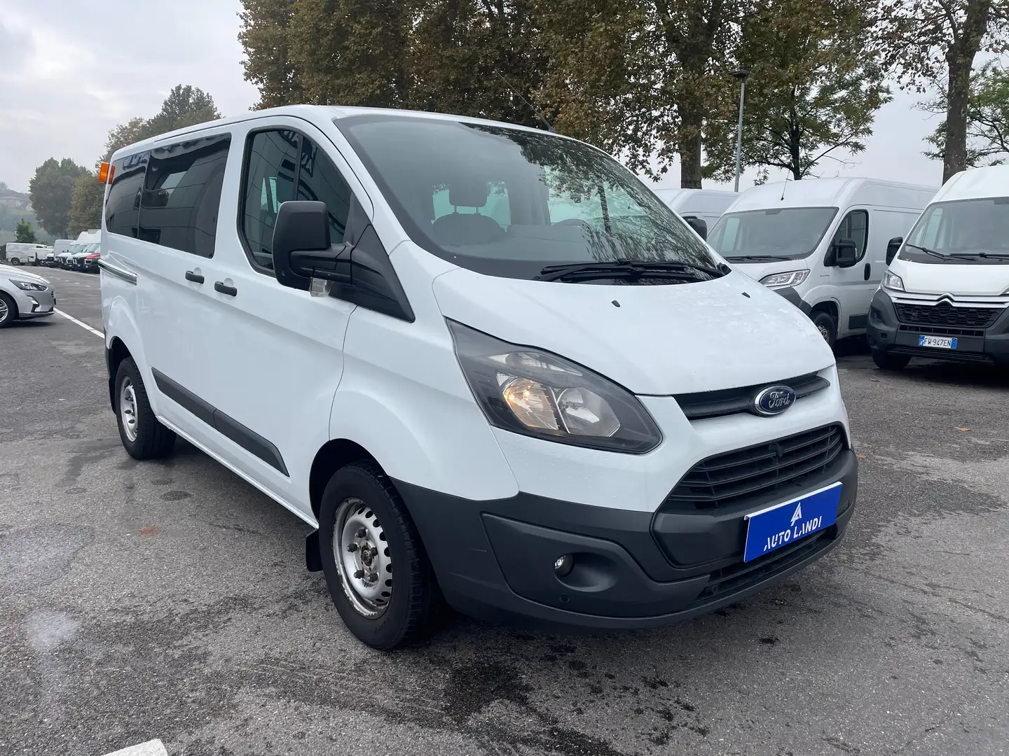 Ford Tourneo Custom Transit Custom 270 E5 2.2 tdci 125cv Trend L1H1 Bianco - 2