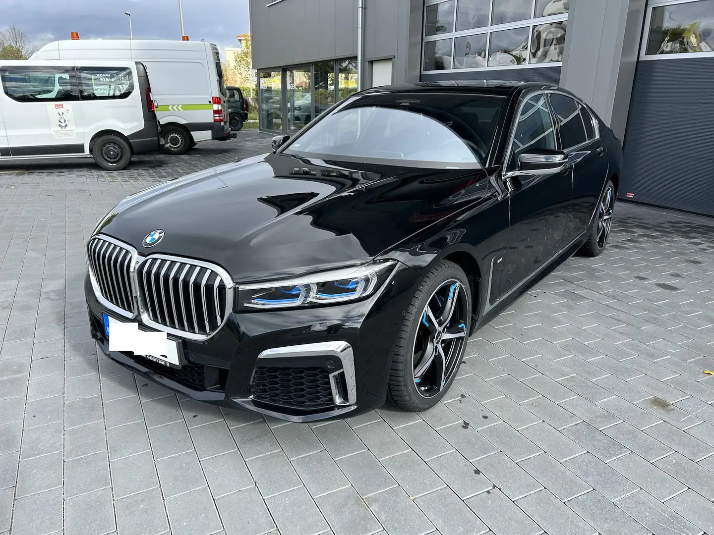 BMW 750 7 Lim i xDrive Noir - 2