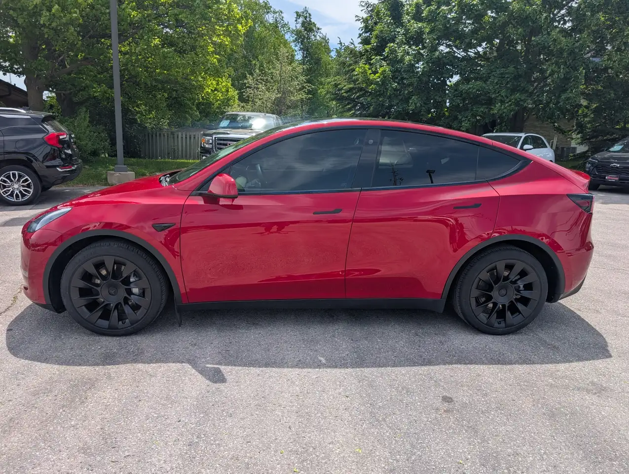 Tesla Model Y снимка Tesla Model Y