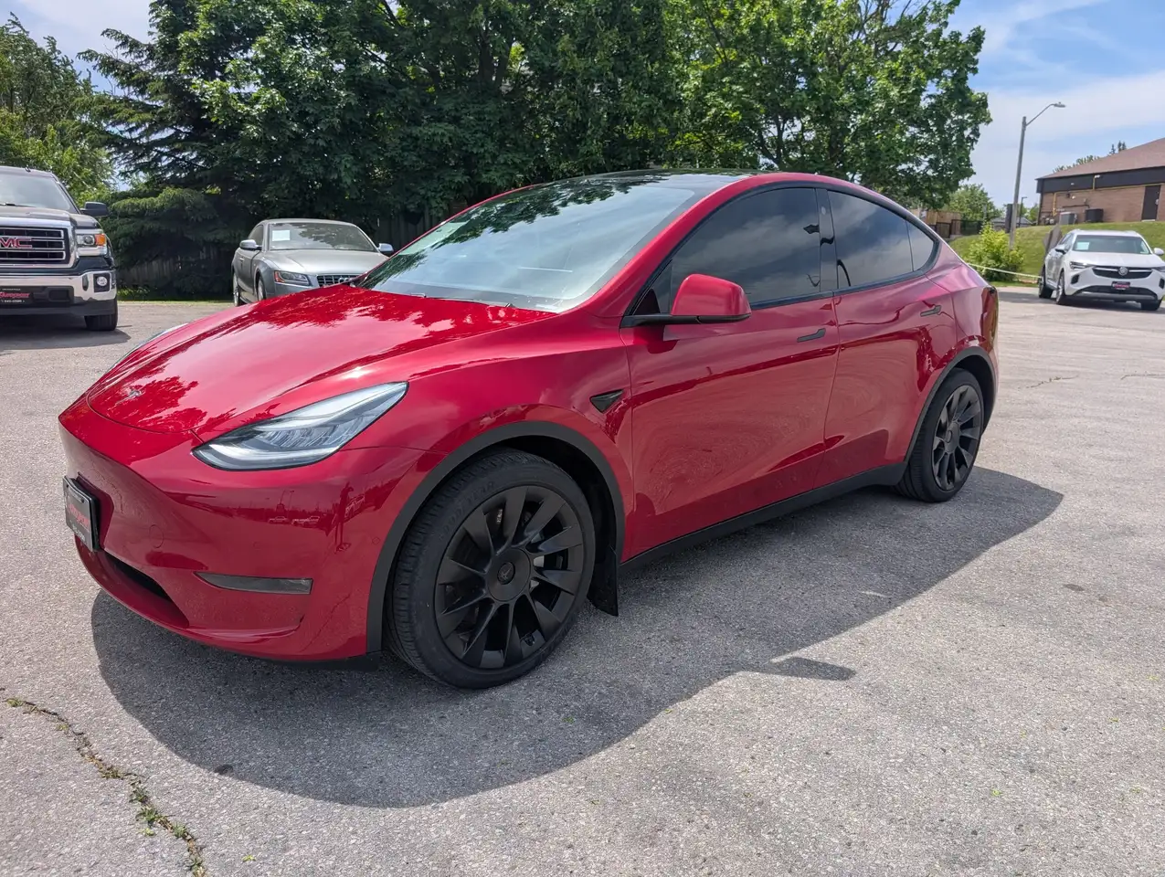 Tesla Model Y снимка Tesla Model Y