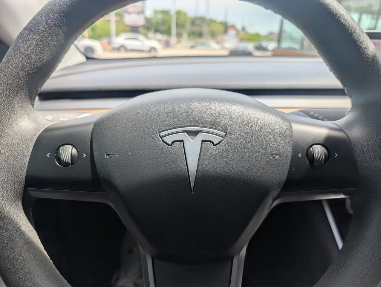 Tesla Model Y снимка Tesla Model Y